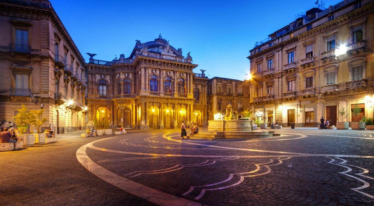 Mansarda In Palazzo D'Epoca Apartment Catania Exterior photo